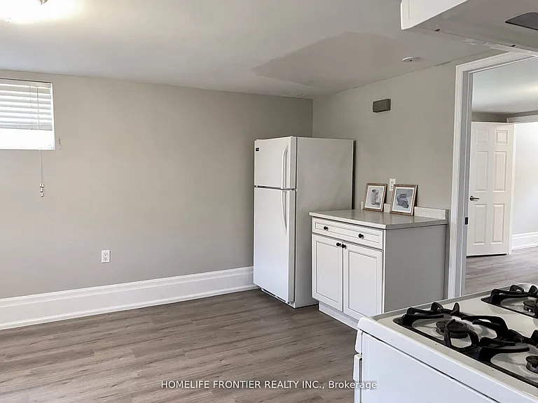 63 Lockerbie Ave #C — Photo 12