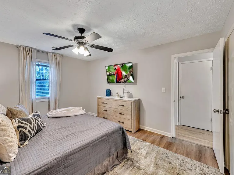 160 Booth Rd SW #B — Photo 23