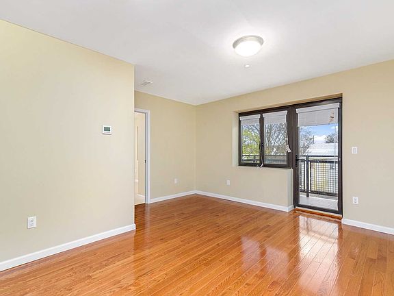 5th image of 172-18 Jamaica Ave #3C