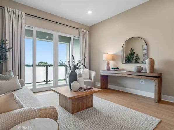 111 2nd St N #21, Grover Beach, CA 93433
