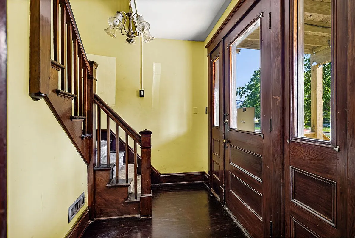 2 bed, 1.0 bath, 1224 sqft, $2,150 — Photo 4