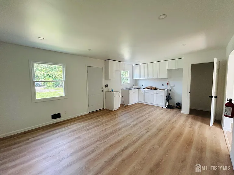 18 Millstone Rd — Photo 3