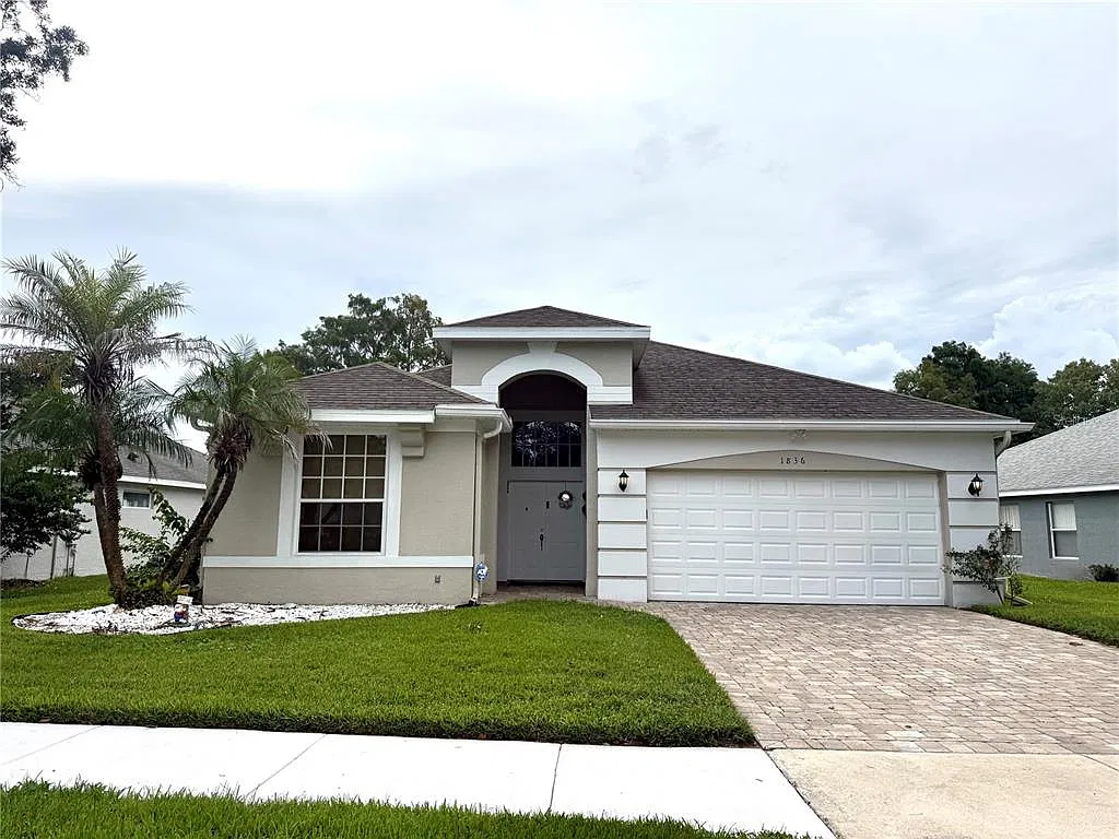 3 bed, 2.0 bath, 1637 sqft, $3,950 — Photo 1