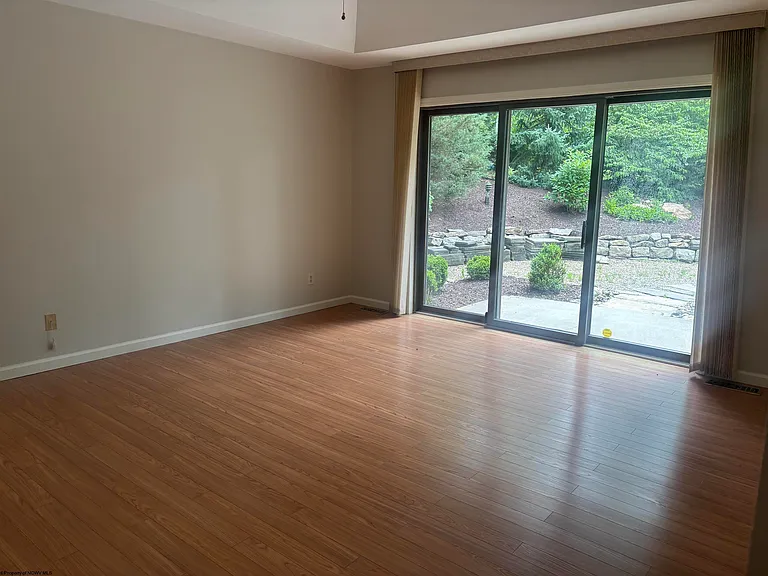 104 Lakeview Dr — Photo 14
