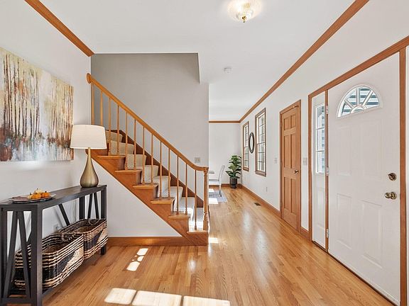 3rd image of 113 Patch Hill Rd