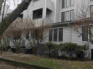 786 Spinnaker Ct, Secaucus, NJ 07094