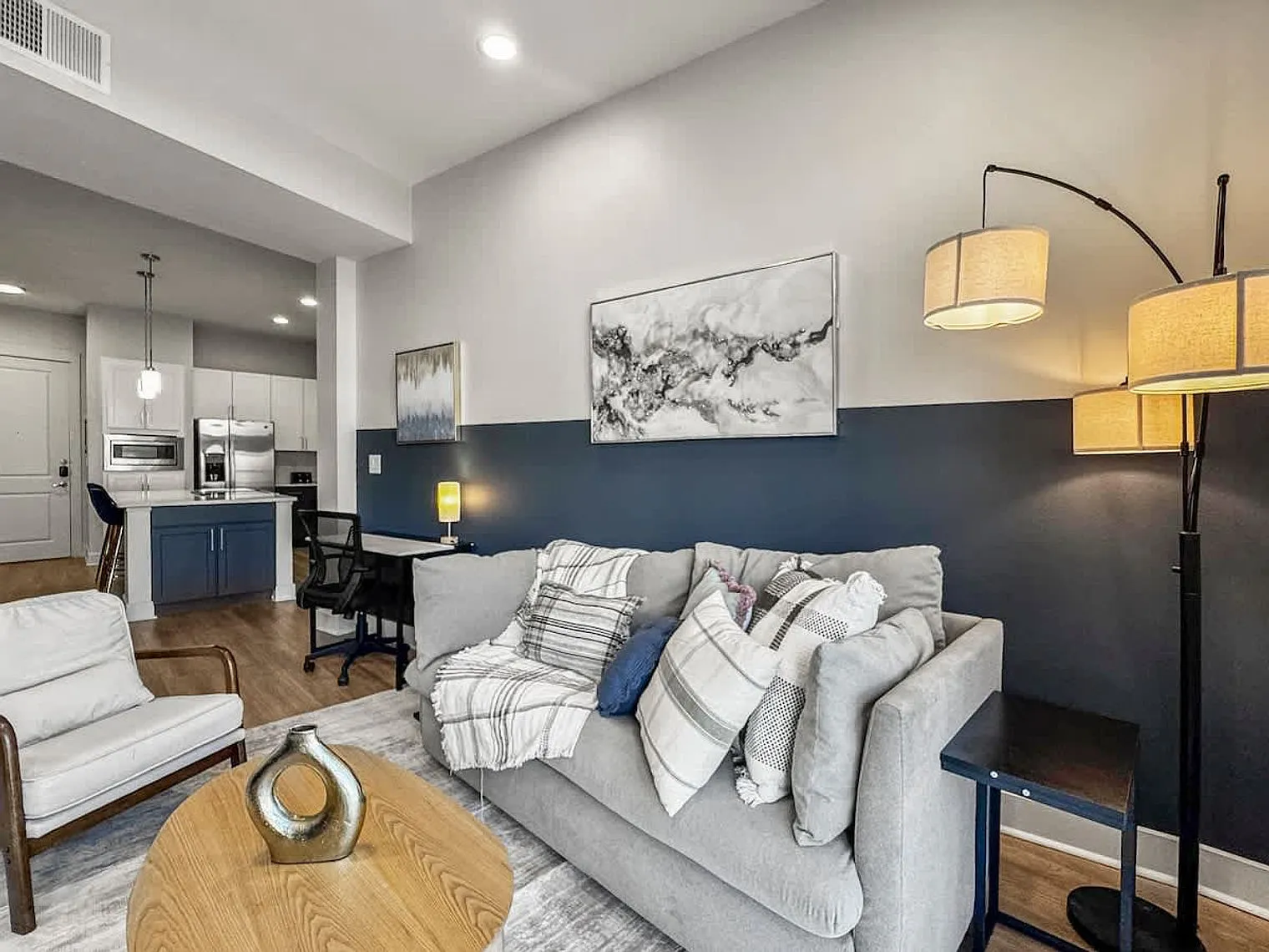 3 bed, 2.0 bath, $2,956 — Photo 4