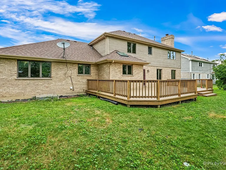 458 Cove Dr — Photo 1