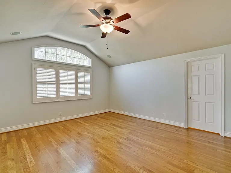 1150 Meredith Ave — Photo 47