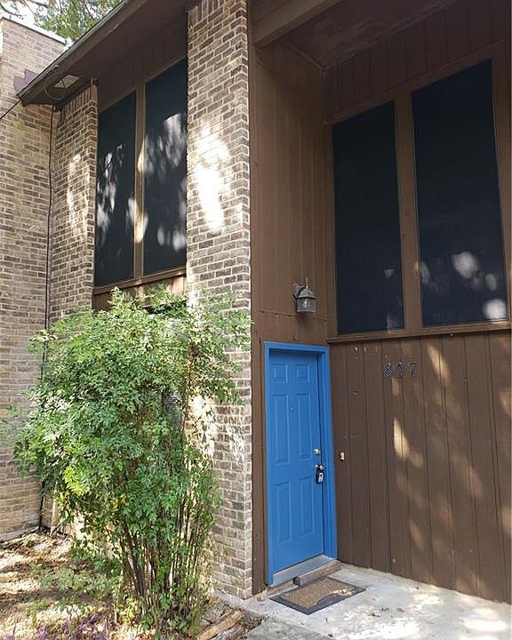 1st image of 807 Blanco St