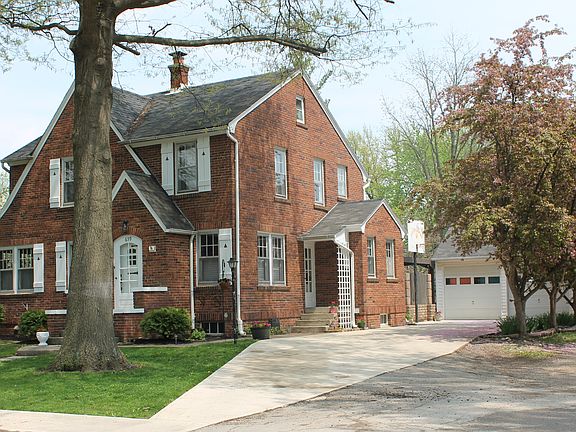 2nd image of 659 Lehman St