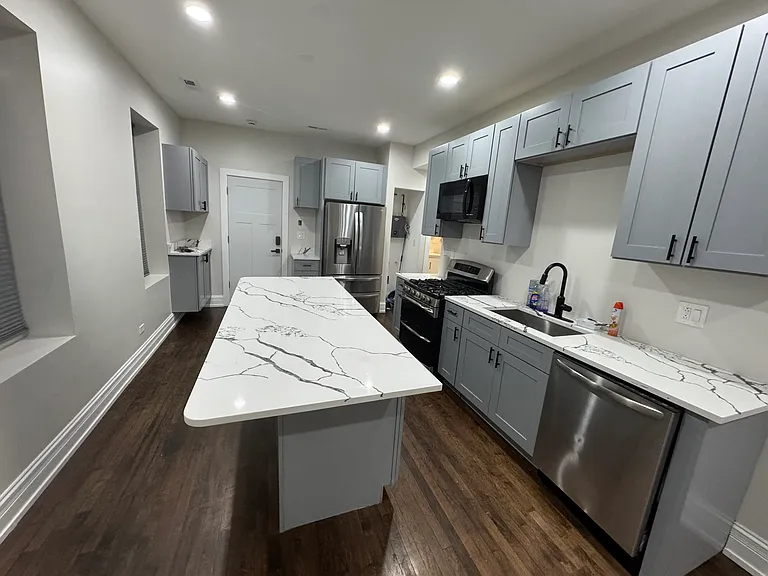 3659 W Diversey Ave #1R — Photo 4