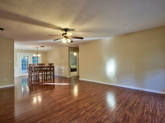4th image of 128 Teal Ln