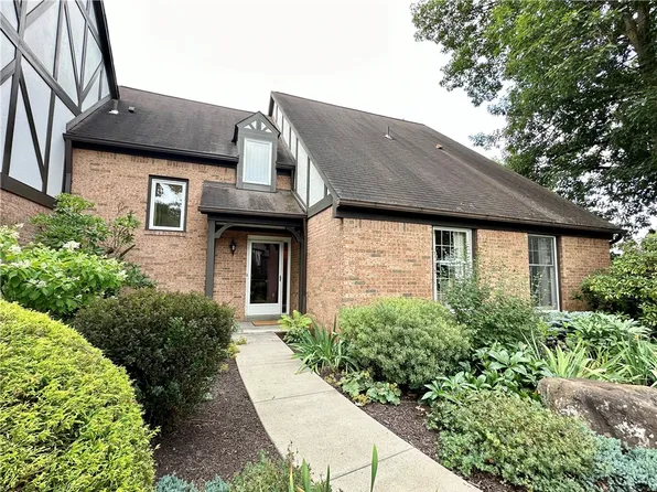 200 Allenberry Cir, Pittsburgh, PA 15234