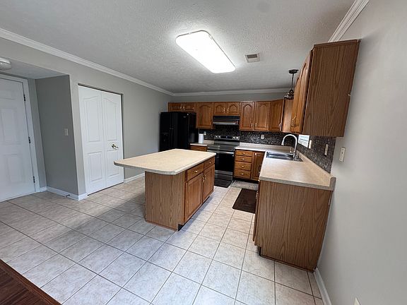 5th image of 2101 Sovereign Ln