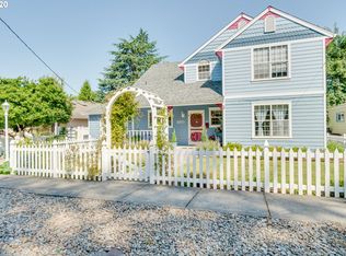 250 W Hereford St, Gladstone, OR