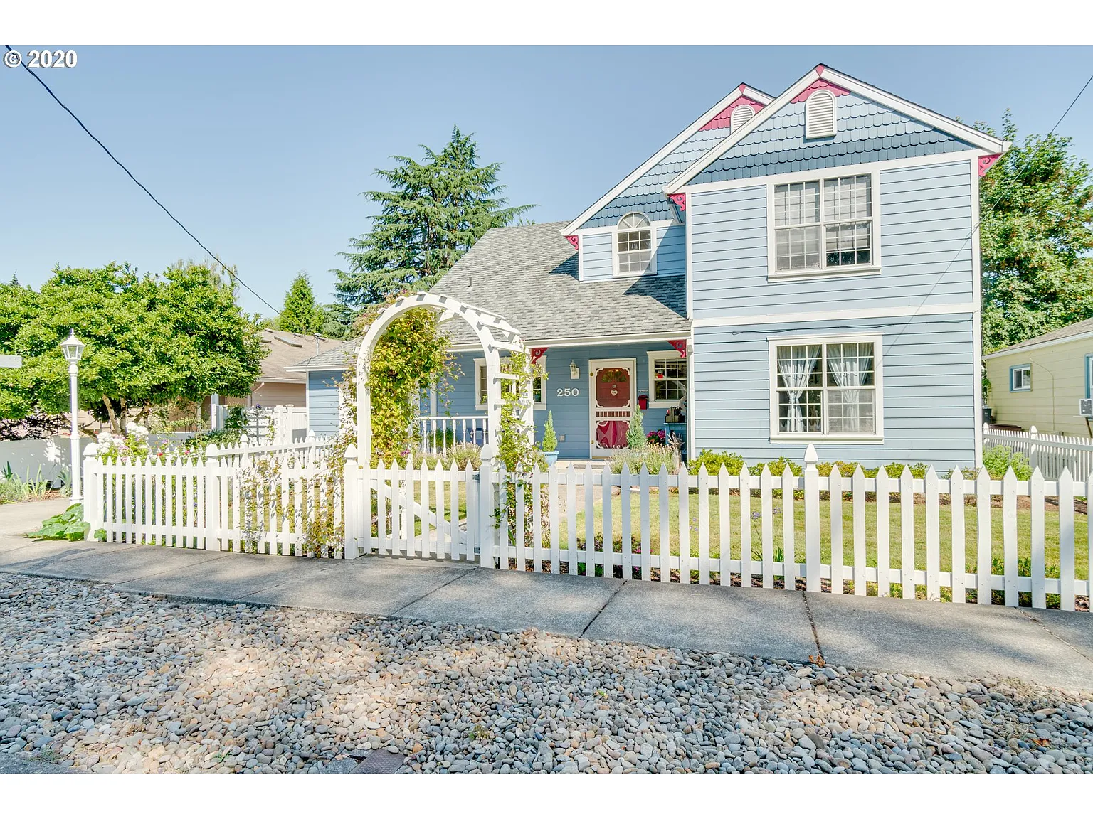 250 W Hereford St photo 1