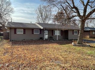 428 Country Ln, Mount Vernon, MO 65712