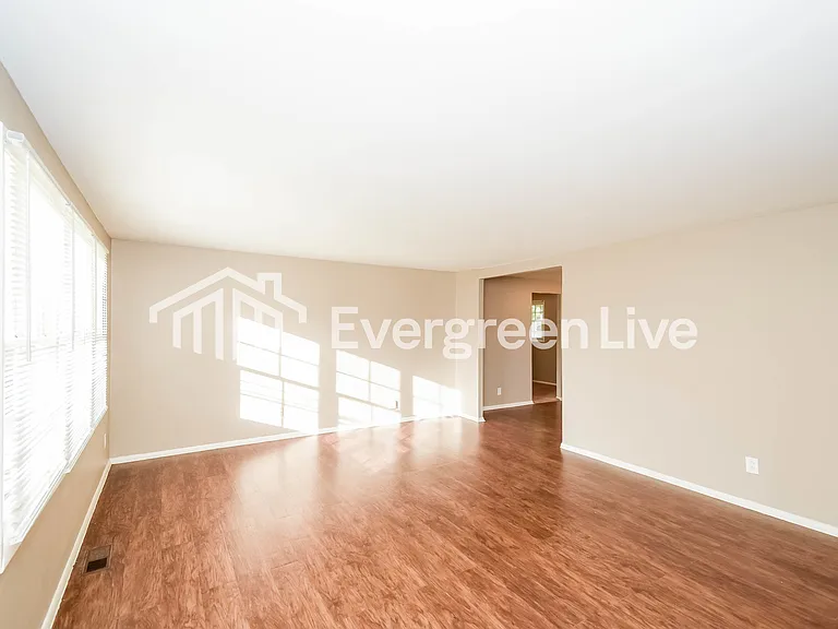 10331 Ronald Ct — Photo 3