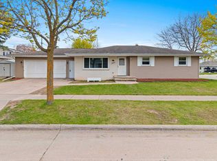 1825 W Grant St, Appleton, WI 54914