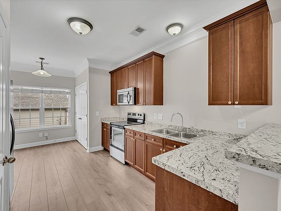 5th image of 9109 Otter Ln