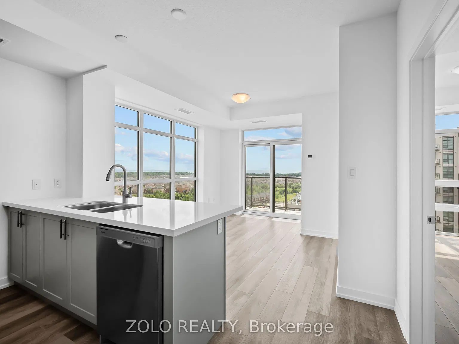 2 bed, $2,600 — Photo 4