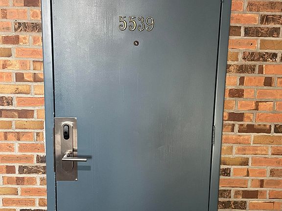 3rd image of 5539 Golfview Ct #24