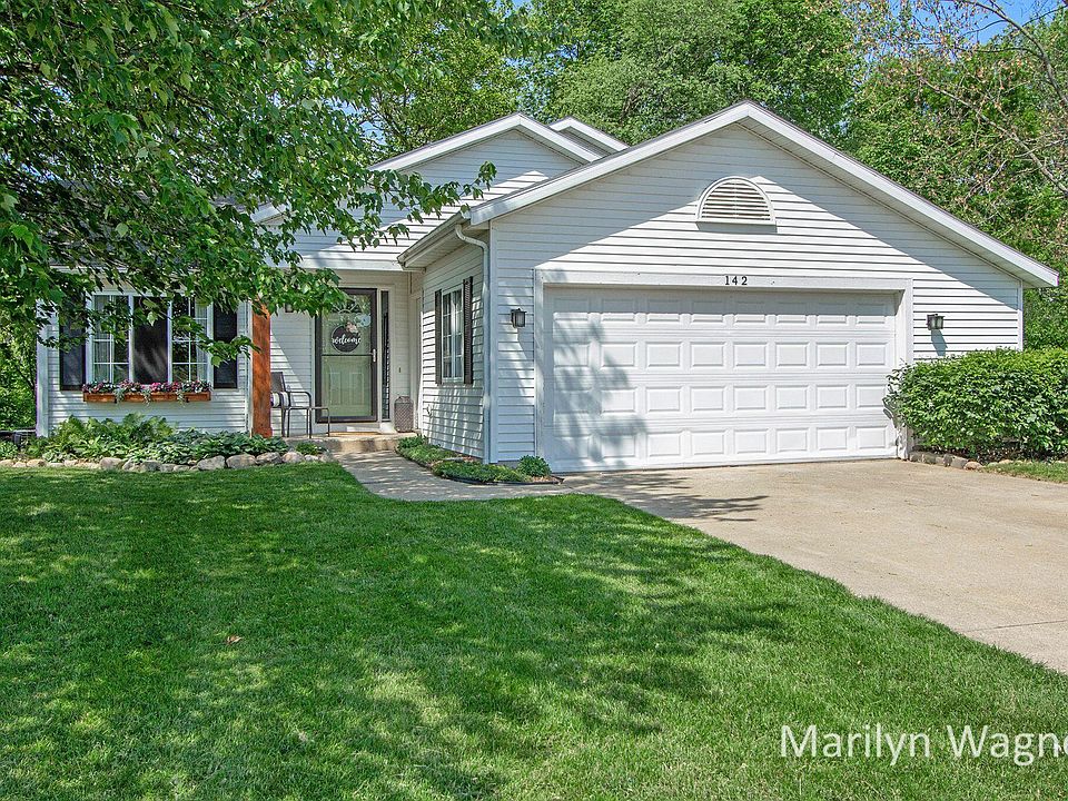 1st image of 142 Riverwood Dr