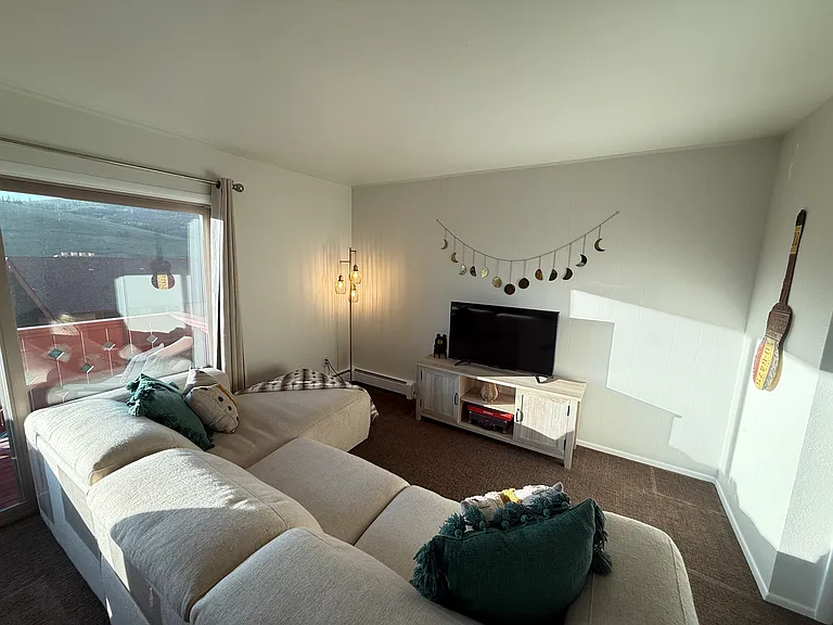 170 Evergreen Rd #D202 — Photo 5
