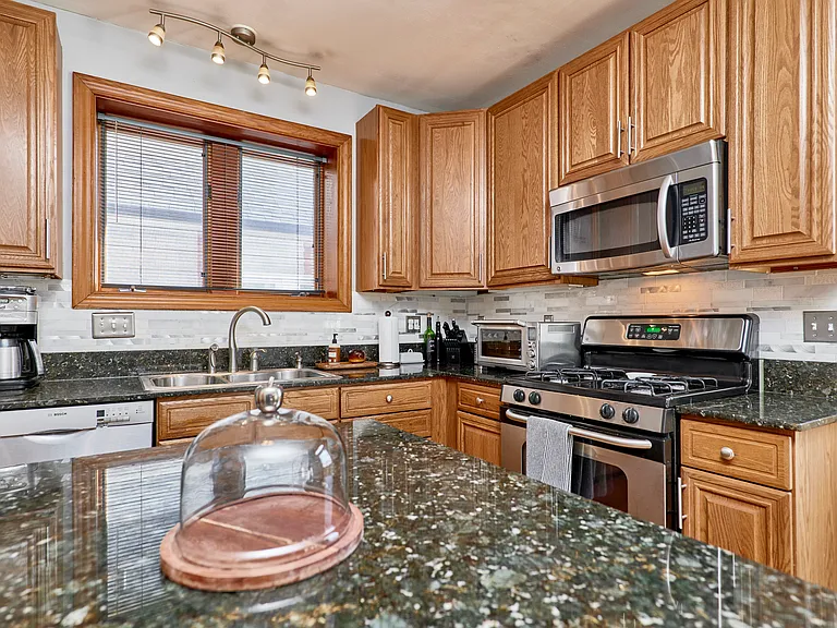 5210 Pernod Ave — Photo 25