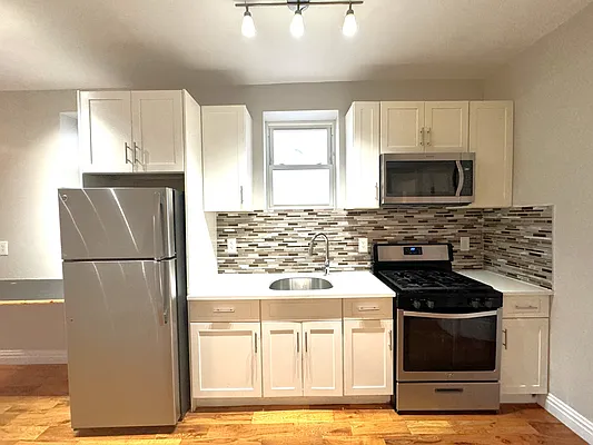 Rented by Pear NYC LLC | media 27