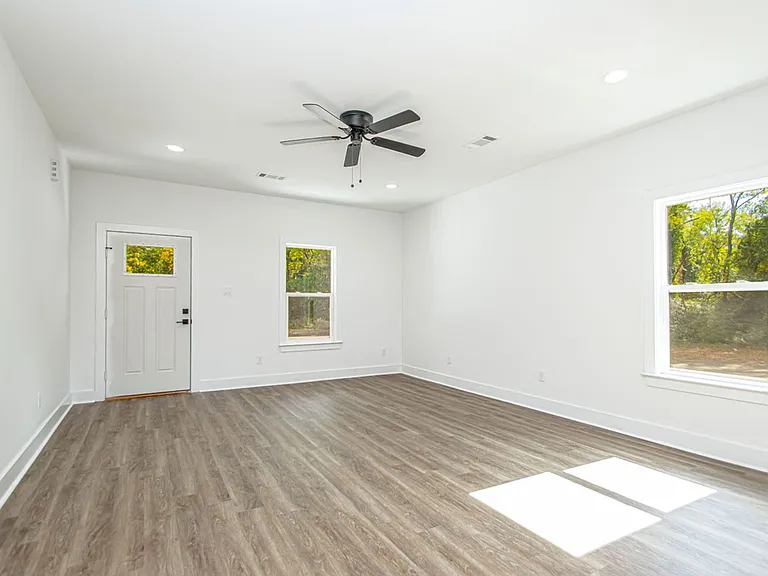 324 S Schiller St — Photo 12