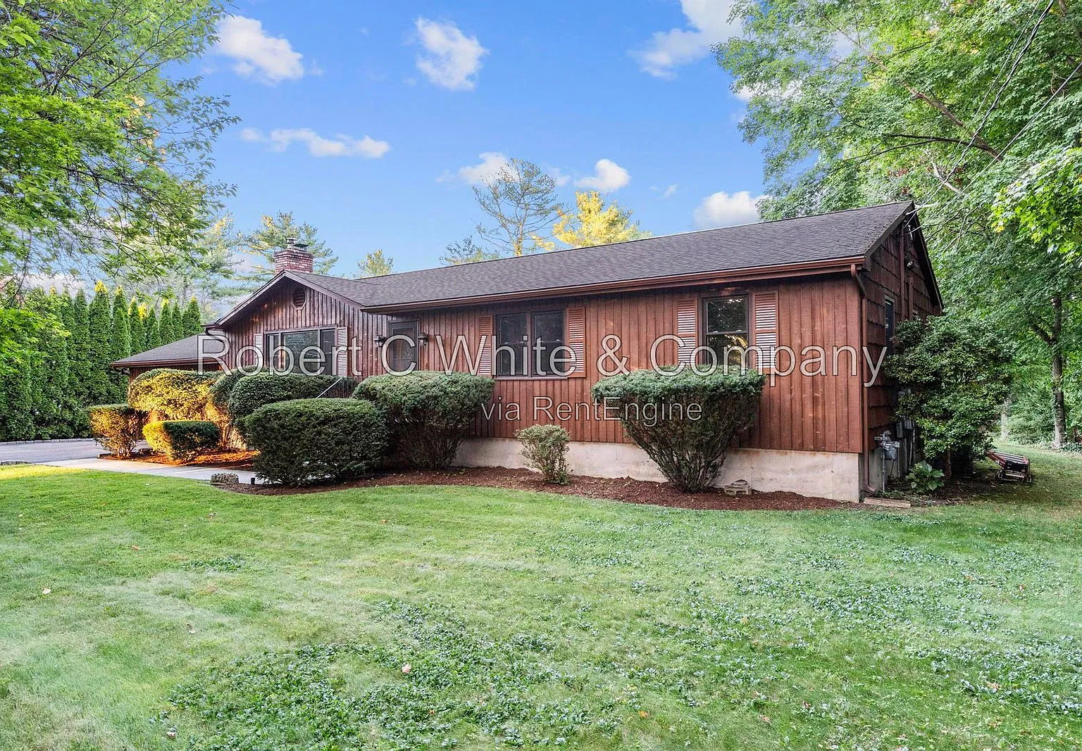 3 bed, 2.0 bath, 1722 sqft, $4,290 — Photo 2