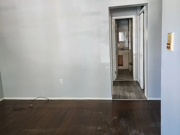 130 W 4th St #1C — Photo 4