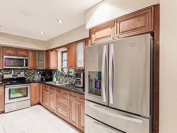 2nd image of 1250 NW 196 Terrace