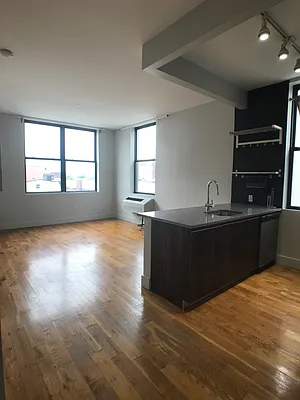 Rented by City Vista Inc | media 22