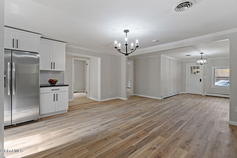 5th image of 158 Lincoln Avenue