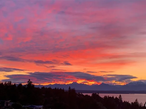 9335 22nd Avenue NW, Seattle, WA 98117