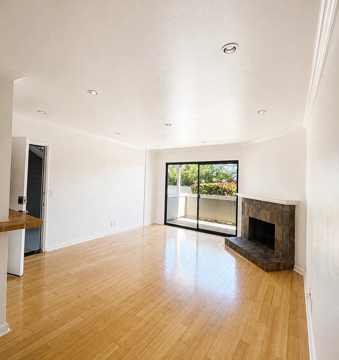 7307 Haskell Avenue, Unit #4, Van Nuys, CA 91406 — Photo 4