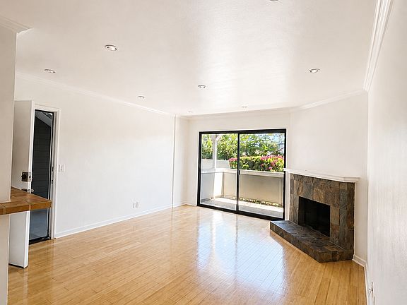 4th image of 7307 Haskell Ave APT 4