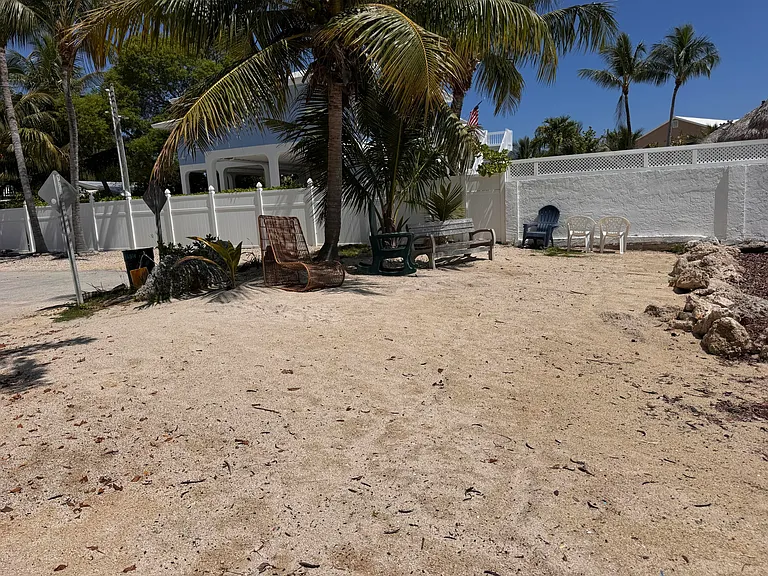 803 Oceana Ave — Photo 41