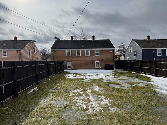 2nd image of 914 Highland Ave #1