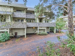 19719 NW Quail Hollow Dr, Portland, OR 97229
