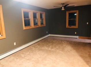 218 Park Ave, Pewaukee, WI 53072