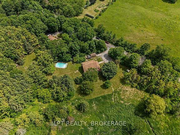 3rd image of 1922 Dover Rd