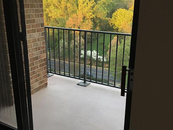 5th image of 2300 Pimmit Dr APT 1212