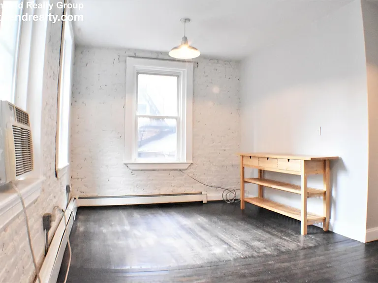 158 Salem St #4 — Photo 16