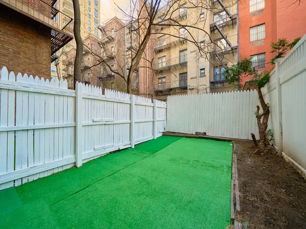 421 East 80th Street image 5 of 9