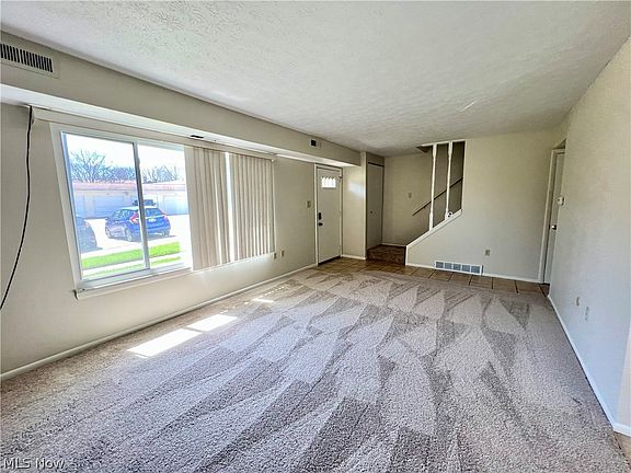 4th image of 2080 Higby Dr