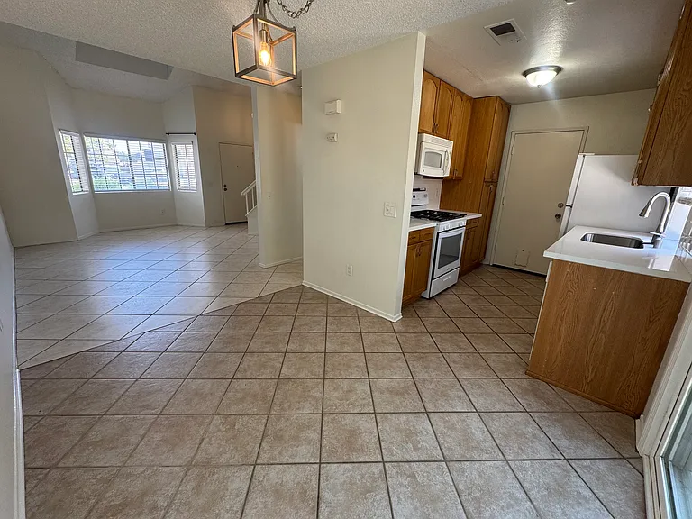 12340 Daisy Ct — Photo 9